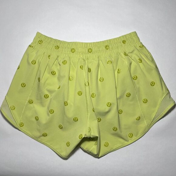 Lululemon Hotty Hot Short II *Long 4" in Polka Dot Logo Lemon Vibe Matte Green - Picture 4 of 7